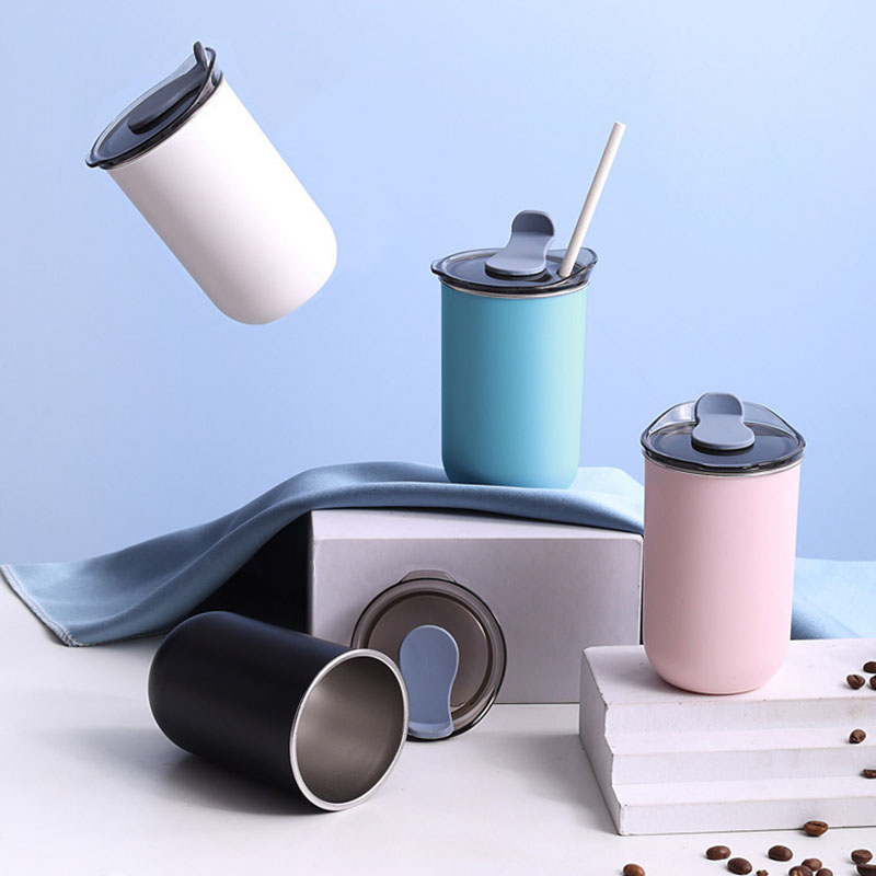 Bottiglie d'acqua isolate con  - Water Tea And Coffee recensione e prezzo